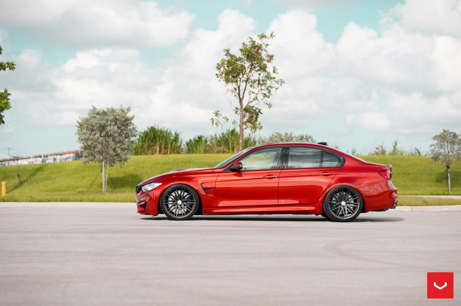  BMW M3 Sedan on Vossen Wheels (VFS4) 2017 года  (фото 17 из 53)